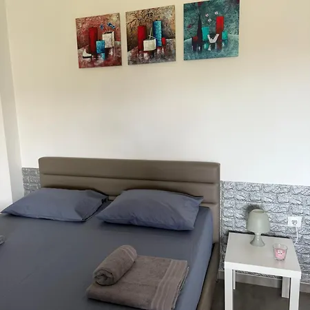 Apartment Spartandom *